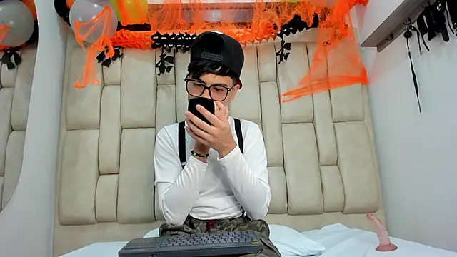 Snapshot of Felipe_Cold chatting on 25, 10, 2025 Felipe Cold online show from 25, 10, 2025