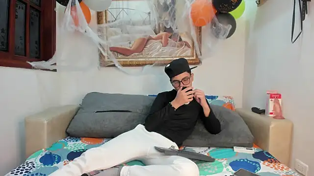 Snapshot of Felipe_Cold chatting on 28, 10, 2025 Felipe Cold online show from 28, 10, 2025