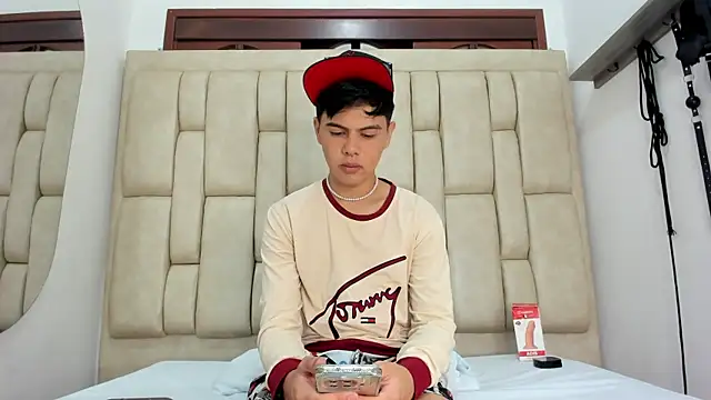 Snapshot of Felipe_Cold chatting on 19, 11, 2025 Felipe Cold online show from 19, 11, 2025