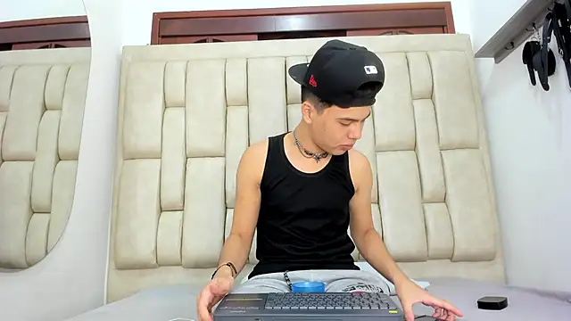 Snapshot of Felipe_Cold chatting on 20, 11, 2025 Felipe Cold online show from 20, 11, 2025