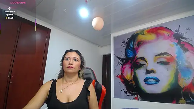 Snapshot of noelia_milf19 chatting on 6, 3, 2026 noelia milf19 online show from 6, 3, 2026