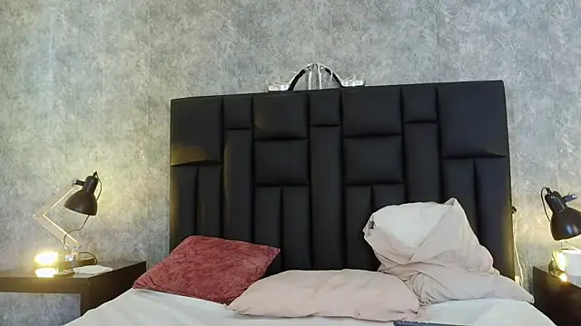 crystaldarliing online show from 30, 4, 2026