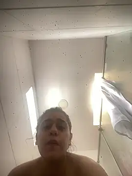 crystaldarliing online show from 19, 5, 2026