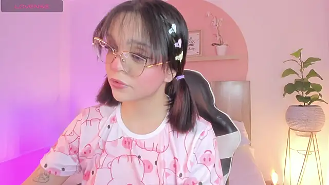 Clara Luu online show from 23, 6, 2026