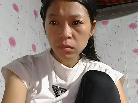 Snapshot of Mina_ti chatting on 2, 10, 2025 Mina ti online show from 2, 10, 2025