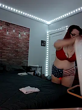 Snapshot of queenpeaches121 chatting on 13, 10, 2025 queenpeaches121 online show from 13, 10, 2025