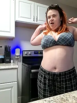 Snapshot of queenpeaches121 chatting on 7, 3, 2026 queenpeaches121 online show from 7, 3, 2026