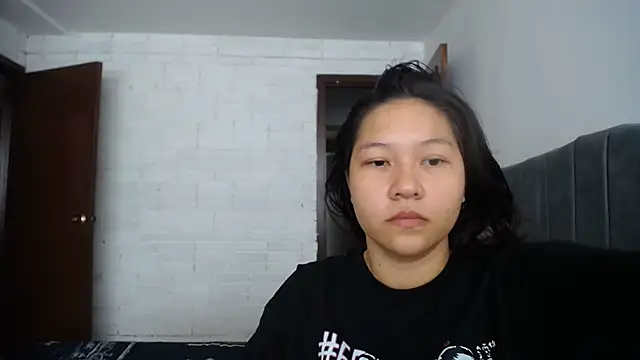 Naia Stant online show from 15, 9, 2025