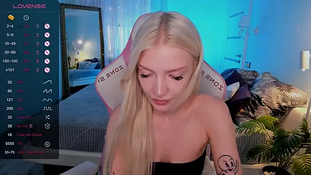 AnyaTaylor  online show from 25, 6, 2026
