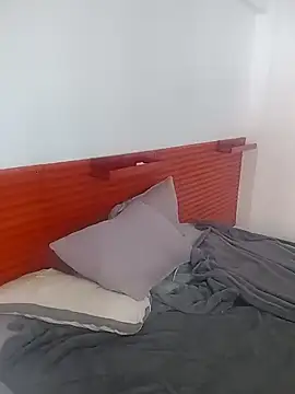 Snapshot of kendrafarq chatting on 6, 1, 2026 kendrafarq online show from 6, 1, 2026