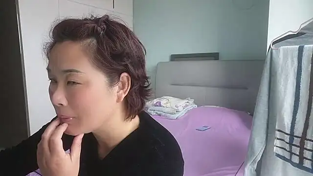 Snapshot of Eve-o chatting on 22, 9, 2025 Eve-o online show from 22, 9, 2025