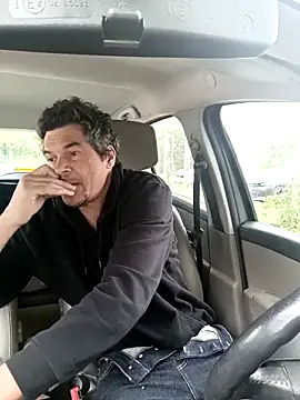 twitshe online show from 10, 10, 2025