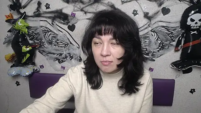 SelenaFly online show from 5, 11, 2025