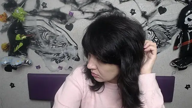 SelenaFly online show from 6, 11, 2025