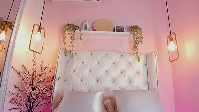 Snapshot of IrinaRubius chatting on 11, 9, 2025 IrinaRubius online show from 11, 9, 2025