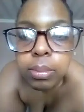 Snapshot of DecadentCalley chatting on 21, 9, 2025 DecadentCalley online show from 21, 9, 2025