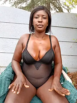 Snapshot of DarkQueen_94 chatting on 31, 10, 2025 DarkQueen 94 online show from 31, 10, 2025