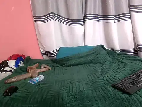 Snapshot of DarkQueen_94 chatting on 5, 11, 2025 DarkQueen 94 online show from 5, 11, 2025