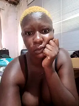 Snapshot of DarkQueen_94 chatting on 18, 12, 2025 DarkQueen 94 online show from 18, 12, 2025