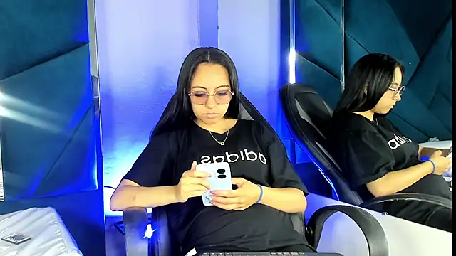 LilithSant online show from 8, 9, 2025