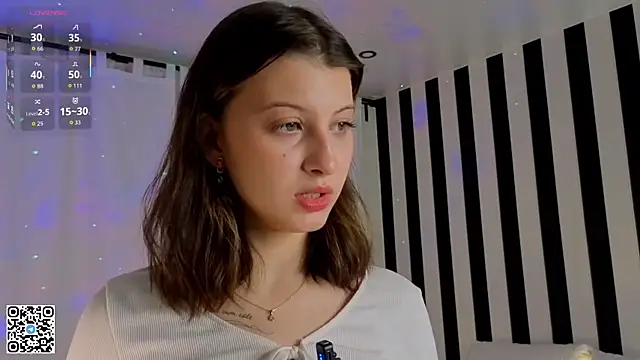 Snapshot of LorinaMaffitt chatting on 16, 11, 2025 LorinaMaffitt online show from 16, 11, 2025