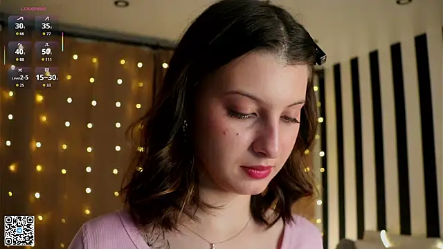 Snapshot of LorinaMaffitt chatting on 22, 11, 2025 LorinaMaffitt online show from 22, 11, 2025