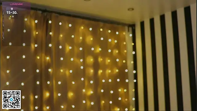 Snapshot of LorinaMaffitt chatting on 2, 12, 2025 LorinaMaffitt online show from 2, 12, 2025