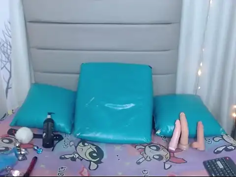 Snapshot of Cintia_Leon chatting on 29, 10, 2025 Cintia Leon online show from 29, 10, 2025