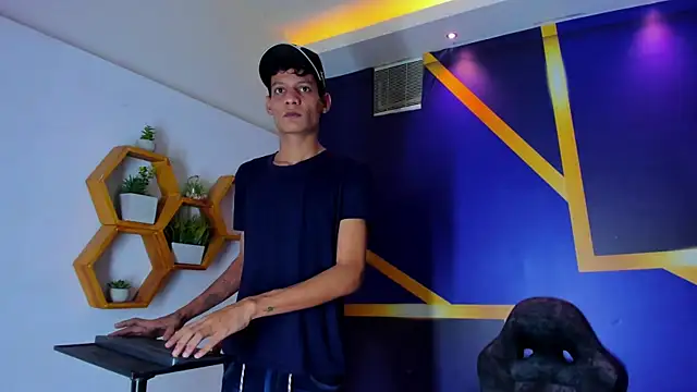 Snapshot of imperial_boys chatting on 15, 9, 2025 imperial boys online show from 15, 9, 2025