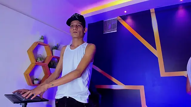 Snapshot of imperial_boys chatting on 23, 9, 2025 imperial boys online show from 23, 9, 2025