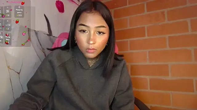 Snapshot of kitty_moon1 chatting on 9, 9, 2025 kitty moon1 online show from 9, 9, 2025