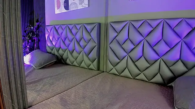 Kitty Dollyy online show from 20, 9, 2025