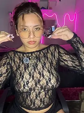 Snapshot of SoftLady_S33 chatting on 16, 5, 2026 SoftLady S33 online show from 16, 5, 2026