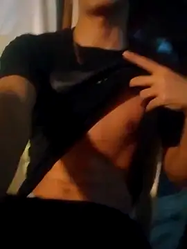 LUISSLEONN0958 online show from 30, 9, 2025