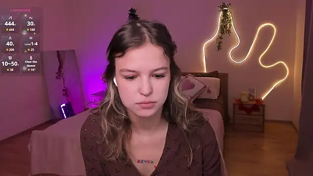 Lisa Blossom online show from 11, 5, 2026