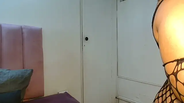 RoxyLuv77 online show from 18, 9, 2025