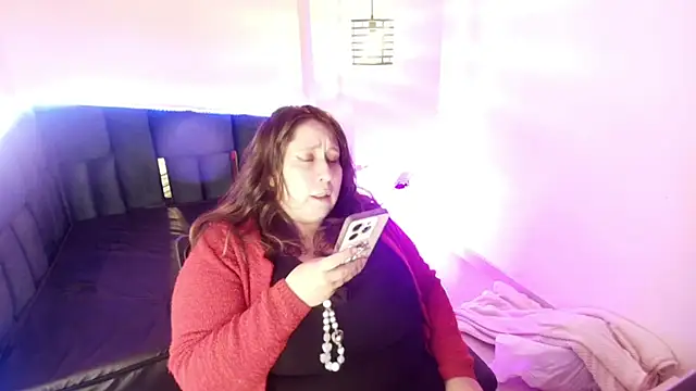  Emily rosee  online show from 18, 11, 2025