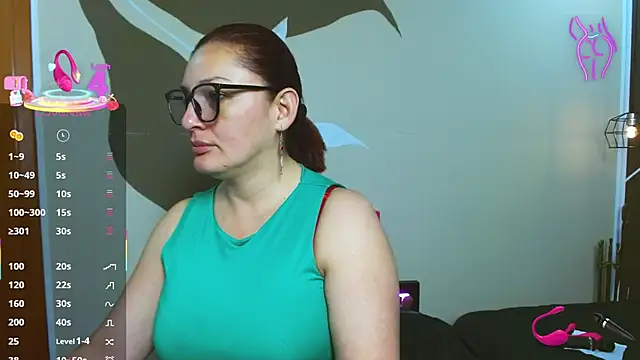 ScarletHott  online show from 16, 12, 2025