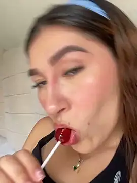 Isa Villamarin online show from 30, 9, 2025