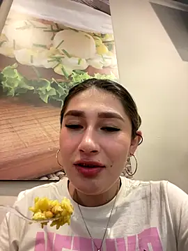 Isa Villamarin online show from 3, 10, 2025