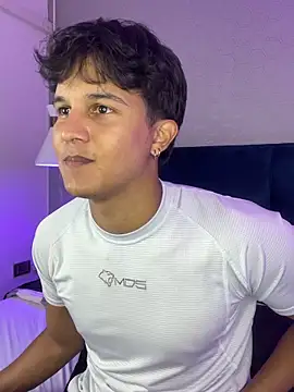 Snapshot of Leo_Savage_ chatting on 5, 10, 2025 Leo Savage  online show from 5, 10, 2025