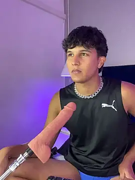 Snapshot of Leo_Savage_ chatting on 5, 10, 2025 Leo Savage  online show from 5, 10, 2025
