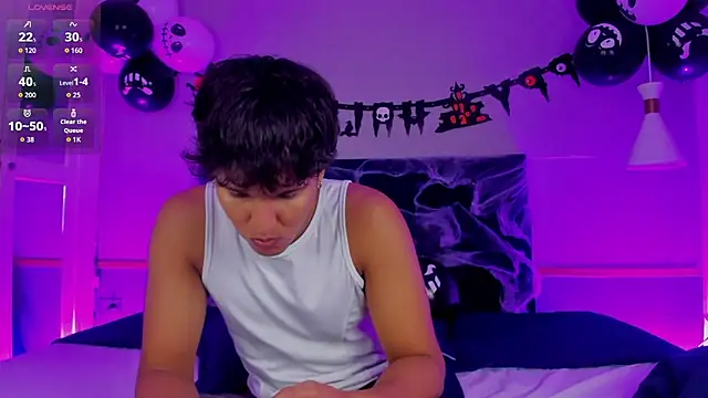 Snapshot of Leo_Savage_ chatting on 14, 10, 2025 Leo Savage  online show from 14, 10, 2025
