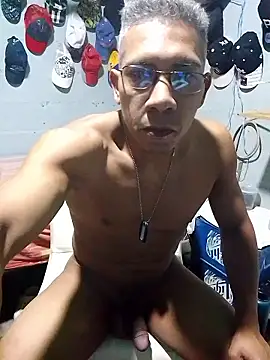 Snapshot of Sonic-75 chatting on 18, 10, 2025 Sonic-75 online show from 18, 10, 2025