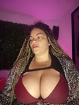 Snapshot of Eva_Luxei chatting on 8, 10, 2025 Eva Luxei online show from 8, 10, 2025