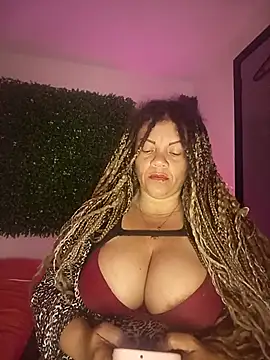 Snapshot of Eva_Luxei chatting on 12, 10, 2025 Eva Luxei online show from 12, 10, 2025