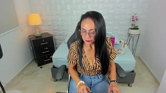 Snapshot of yulitza1025 chatting on 29, 9, 2025 yulitza1025 online show from 29, 9, 2025