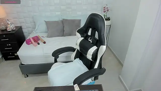 Snapshot of yulitza1025 chatting on 21, 10, 2025 yulitza1025 online show from 21, 10, 2025