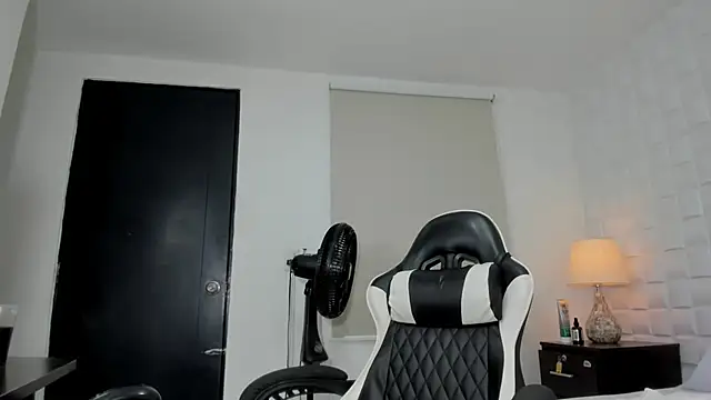 yulitza1025 online show from 24, 3, 2026