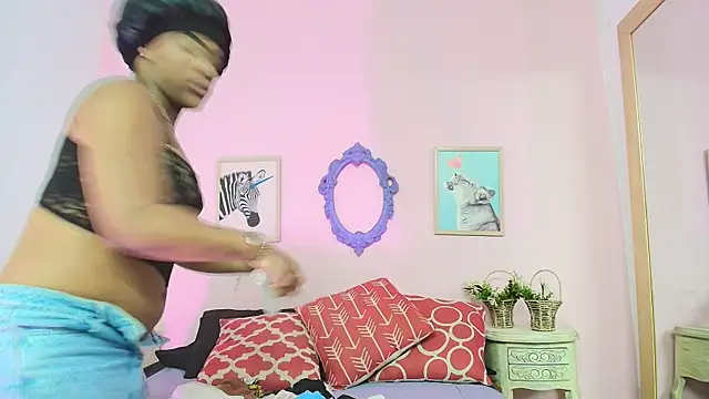 Nahomi Rivera online show from 3, 10, 2025